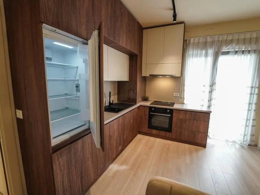 31°Bs*Citycenterview Tirana 0*,  Albania